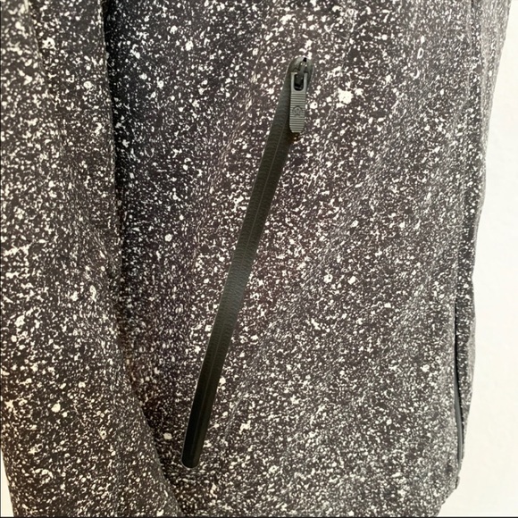 Lululemon Here to Move Jacket NWT - Picture 6 of 8